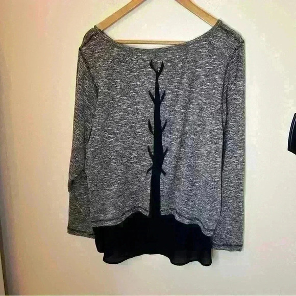 Valerie Stephens Back Crew Neck Lightweight Sweater with Back Tie Detail and Und - Picture 3 of 6